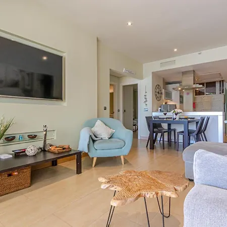 Puerto Marina Apartment