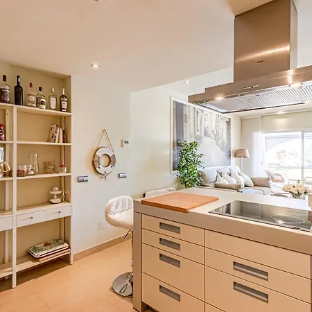 Puerto Marina Apartment *