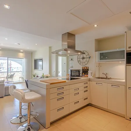 Puerto Marina Apartment